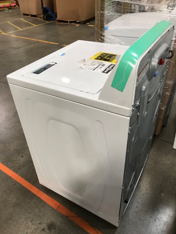 Photo 5 of Amana 3.8-cu ft High Efficiency Agitator Top-Load Washer (White)
