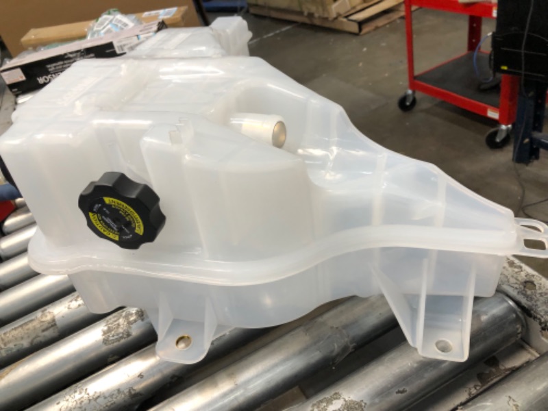 Photo 3 of Upgrade OEM 603-5203 Heavy Duty Coolant Reservoir Tank Replace 525263005 A0525263007 Compatible Freightliner Cascadia Century Class Columbia Coronado M2 FLD120SD Coolant Reservoir 10 Year Guarantee