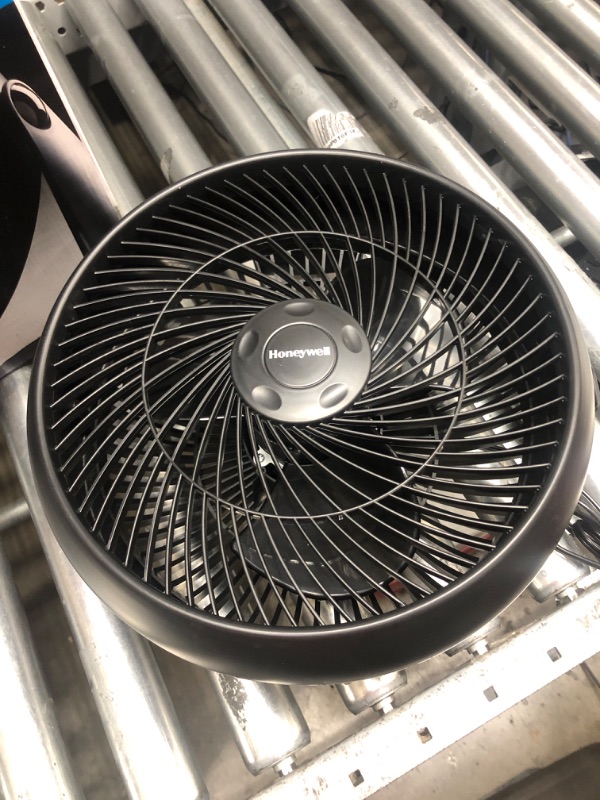 Photo 2 of 12 in. 3 Speed Whole Room Circulator Floor Fan