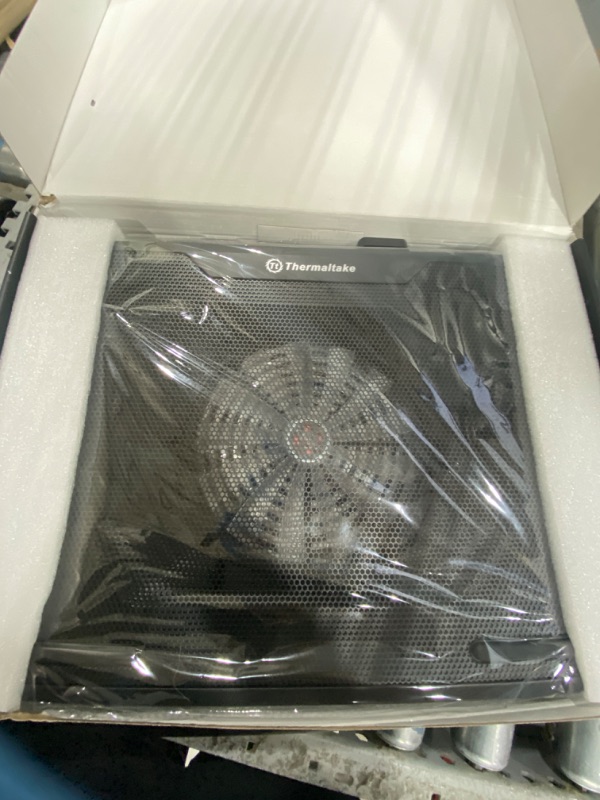 Photo 2 of Thermaltake Massive 20 RGB Notebook Cooler