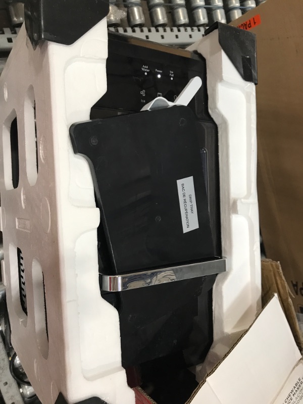 Photo 1 of ***POWERS ON - UNABLE TO TEST FURTHER***
Frigidaire EFIC237 Countertop Crunchy Chewable Nugget Ice Maker, 44lbs per day