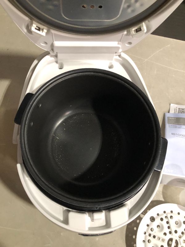 Photo 5 of ***POT SCUFFED AND SCRAPED - USED - SEE PICTURES***
CUCKOO CR-1020F | 10-Cup (Uncooked) Micom Rice Cooker