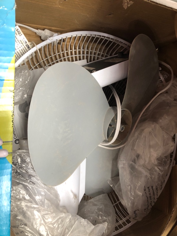 Photo 2 of **USED/DIRTY/FOR PARTS ONLY**
Comfort Zone CZ16W 16” 3-Speed Oscillating Wall-Mount Fan with Adjustable Tilt, Metal Grille, 90-Degree Oscillation, White 16" Wall Fan