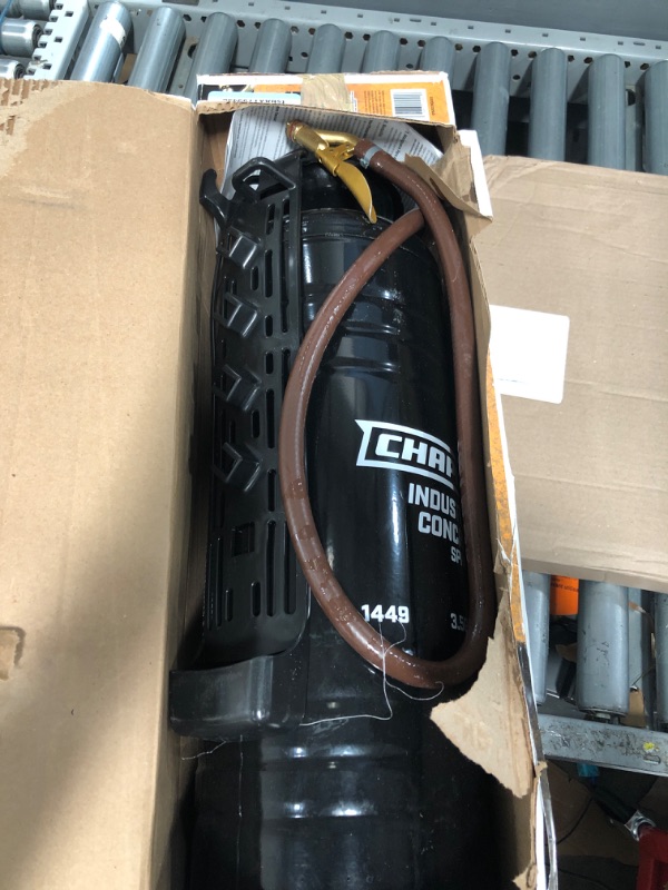 Photo 2 of **** NEEDS CLEANING ***Chapin International 1449 Industrial 3.5-Gallon Professional Concrete Funnel Top Sprayer, Black