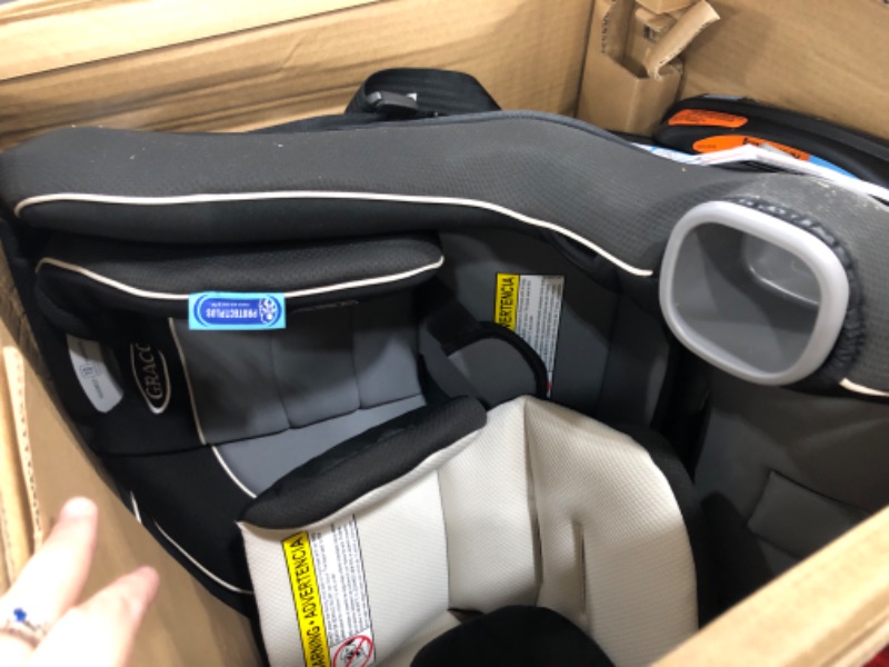 Photo 2 of *USED* Graco Extend2Fit Convertible Car Seat, Gotham