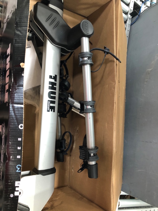 Photo 3 of ******UNKNOWN IF COMPLETE*****Thule Helium Pro Hitch Bike Rack 3 Bike