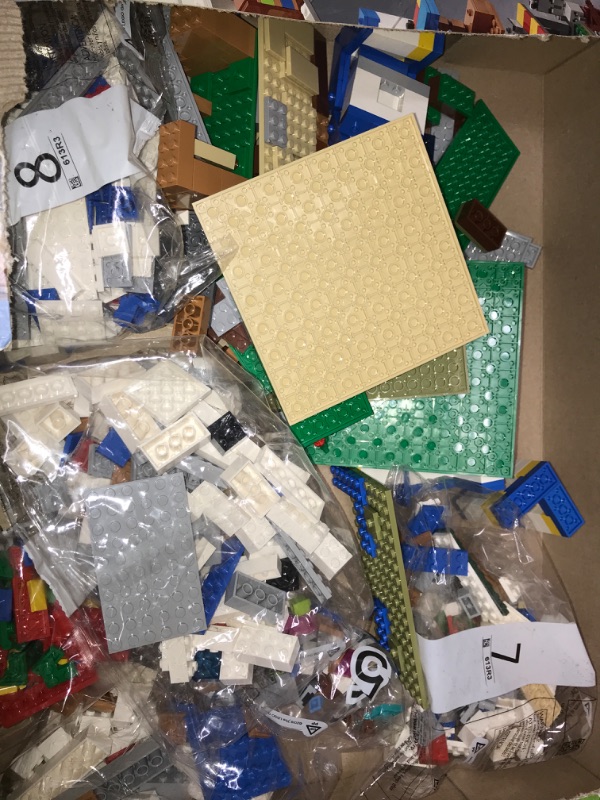 Photo 1 of ***PARTS ONLY, MISSING PARTS, DO NOT BUY FOR SET, USE FOR PARTS*******LEGO Minecraft The Llama Village 21188 