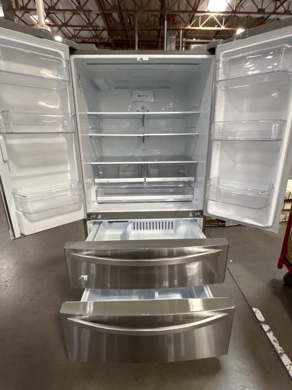 Photo 4 of LG External Water DIspenser 28.6-cu ft 4-Door French Door Refrigerator with Ice Maker (Stainless Steel) ENERGY STAR
