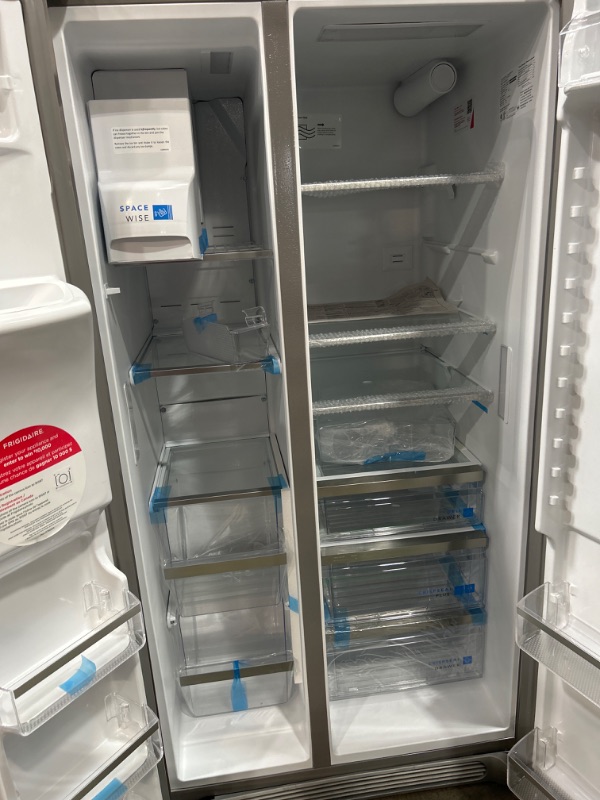 Photo 5 of Frigidaire Gallery 25.6-cu ft Side-by-Side Refrigerator with Ice Maker (Fingerprint Resistant Stainless Steel) 