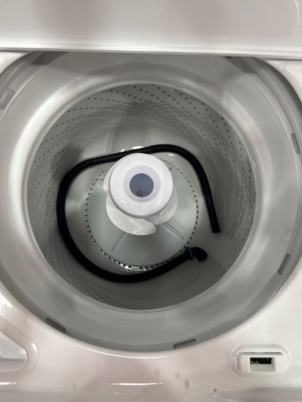 Photo 5 of Whirlpool 3.5-cu ft High Efficiency Agitator Top-Load Washer (White)