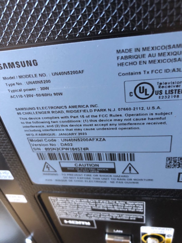 Photo 1 of SAMSUNG 40-inch Class LED Smart FHD TV 1080P (UN40N5200AFXZA, 2019 Model)