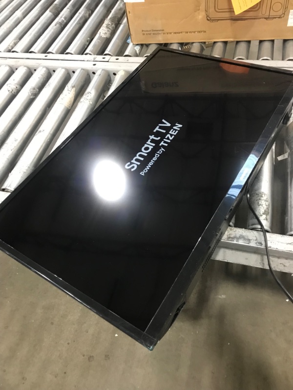 Photo 5 of SAMSUNG 32-inch Class LED Smart FHD TV 1080P (UN32N5300AFXZA, 2018 Model)