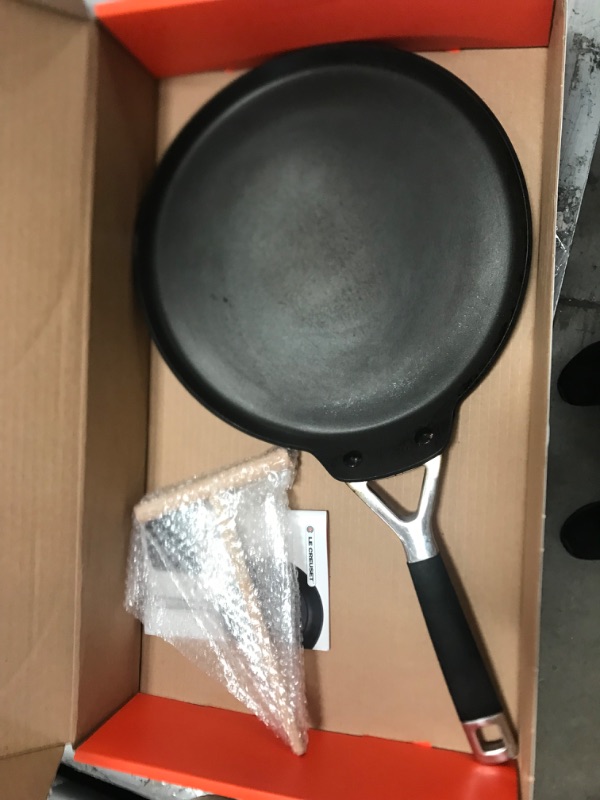 Photo 2 of ***BENT AND WARPED - SEE PICTURES***
Le Creuset Toughened Nonstick PRO Crepe Pan with Rateau, 11"