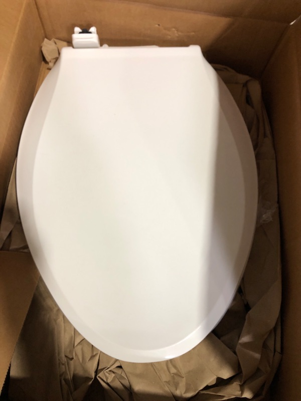 Photo 4 of * see images for damage *
KOHLER K-4636-0 Cachet Quiet Close Toilet Seat, White 