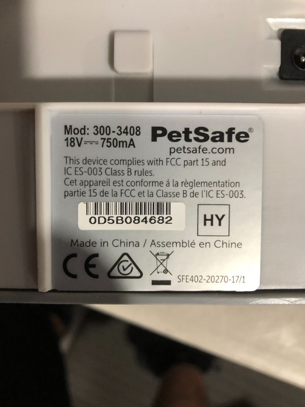 Photo 6 of ***MISSING POWER CORD - SEE NOTES***
PetSafe ScoopFree Self-Cleaning Cat Litter Box