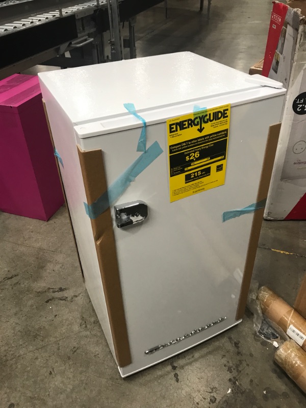 Photo 2 of *parts only* FRIGIDAIRE EFR331-WHITE 3.2 Cu ft Eraser Board Mini Compact Dorm Fridge (White) 3.2 cu ft Fridge WHITE