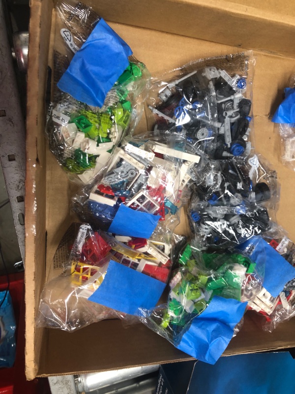 Photo 1 of ***Parts Only***LEGO Harry Potter Hogwarts Chamber of Secrets 76389 Castle Toy with The Great Hall, 20th Anniversary Model Set with Collectible Golden Voldemort Minifigure and Glow-in-The-Dark Nearly Headless Nick Frustration-Free Packaging