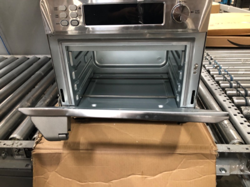 Photo 5 of **DAMAGE**COSORI Air Fryer Toaster Oven Combo, 12-in-1 Convection Ovens Countertop, Stainless Steel, Smart, 6-Slice Toast, 12-inch Pizza, with Bake, Roast, Broil, 75 Recipes&Accessories Tray, Basket, 26.4QT 25L+Air fryer stainless steel