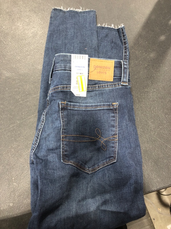 Photo 2 of DENIZEN® from Levi's® Women's High-Rise Skinny Jeans -
SIZE 12