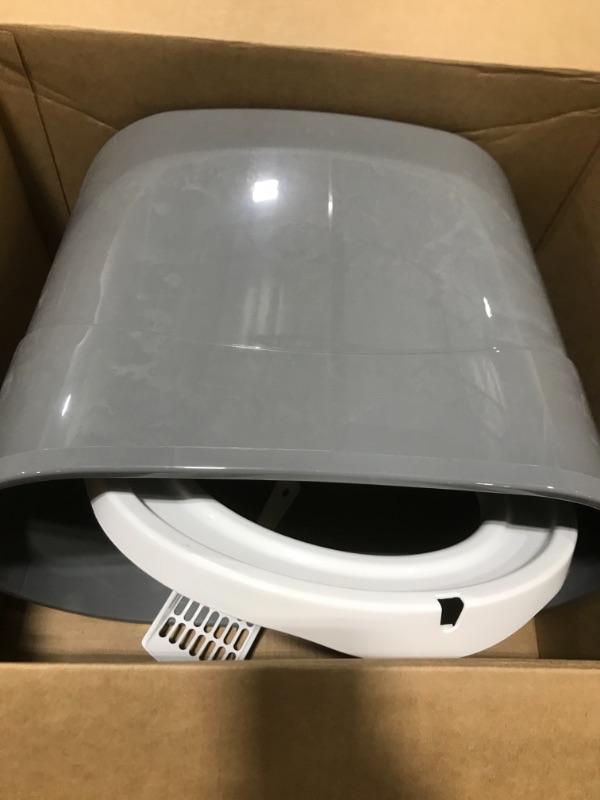 Photo 1 of IRIS USA Large Simple Round Top Entry Cat Litter Box with Scoop, Curved Kitty Litter Pan with Litter Particle Catching Cover and Privacy Walls, Gray/White Oval - Gray/White