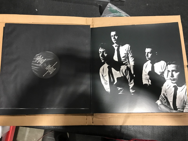 Photo 3 of Arctic Monkeys - AM LP
