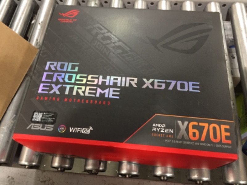 Photo 7 of ASUS ROG Crosshair X670E Extreme(WiFi 6E) Socket AM5(LGA 1718) Ryzen 7000 EATX Gaming Motherboard(20+2 Power Stages, PCIe® 5.0, DDR5, 5xM.2 Slots,USB 3.2 Gen 2x2 Front-Panel,USB4™ Ports,Anime Matrix)