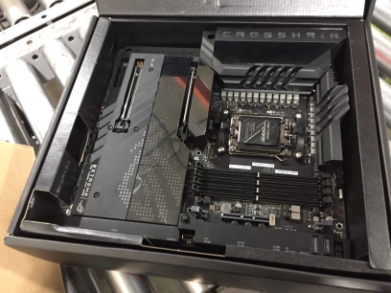 Photo 2 of ASUS ROG Crosshair X670E Extreme(WiFi 6E) Socket AM5(LGA 1718) Ryzen 7000 EATX Gaming Motherboard(20+2 Power Stages, PCIe® 5.0, DDR5, 5xM.2 Slots,USB 3.2 Gen 2x2 Front-Panel,USB4™ Ports,Anime Matrix)