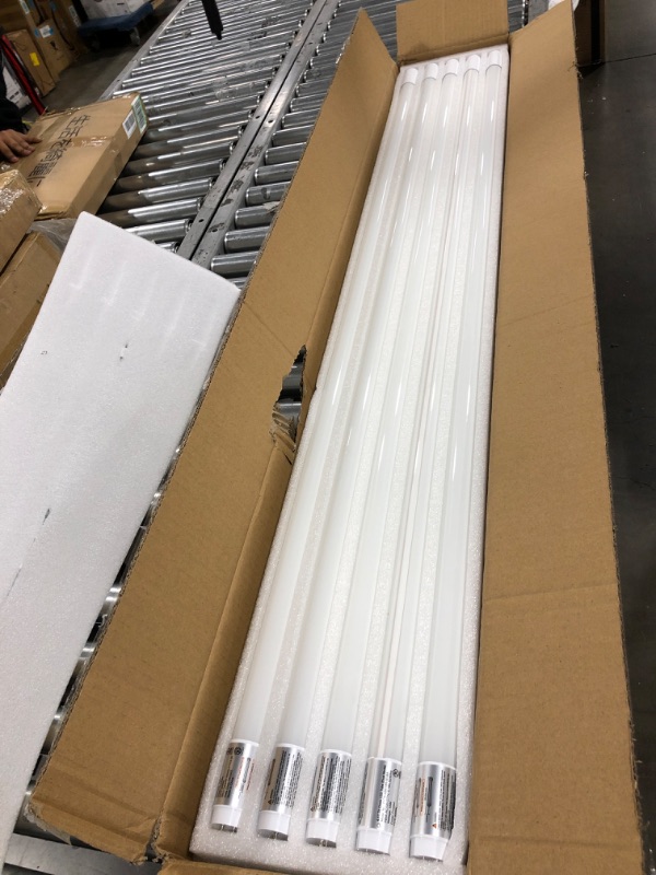 Photo 2 of hykolity 20 Pack 4FT LED T8 Hybrid Type A+B Light Tube, 18W, Plug & Play or Ballast Bypass, Single-Ended OR Double-Ended, 5000K, 2400lm, Frosted Cover, T8 T10 T12 for G13, , 120-277V, UL Listed
