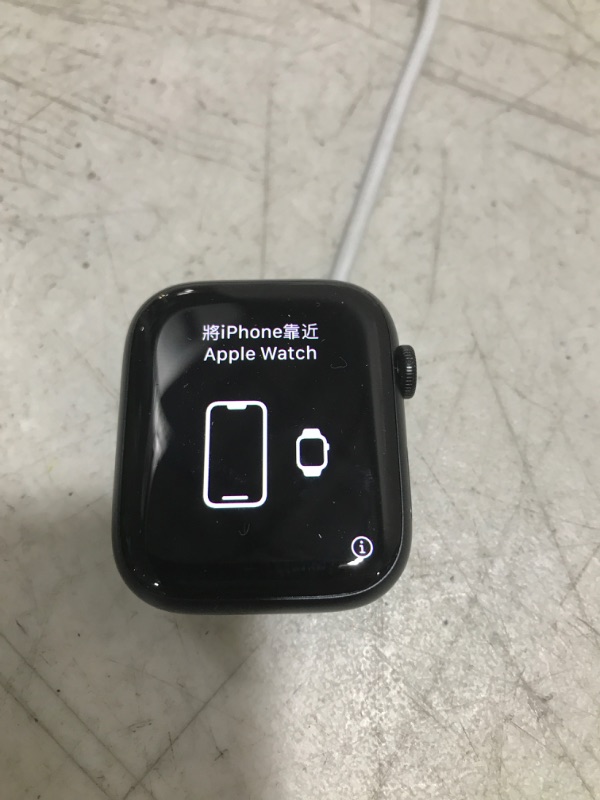 Photo 12 of Apple Watch Aluminum Series 7 (GPS + Cellular) - Size
45mm


