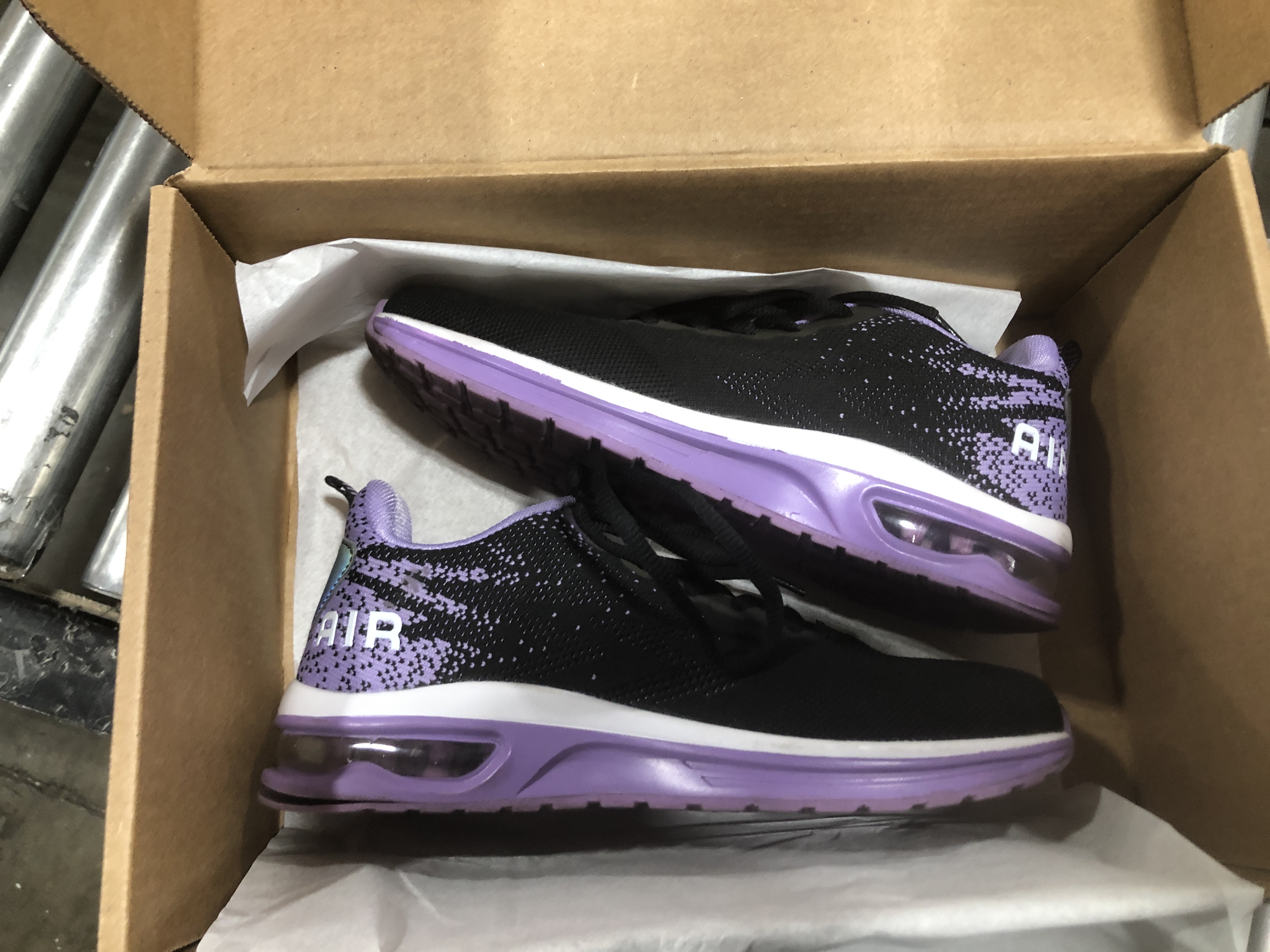 Photo 1 of 7.5 Womens running shoe