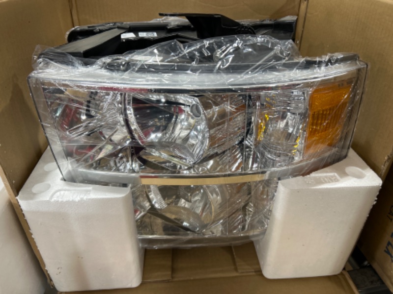 Photo 4 of ADCARLIGHTS 2007-2014 Silverado Headlight Assembly for 07-13 Chevy Silverado 1500 / 07-14 Silverado 2500HD 3500HD Clear Lens Black Housing with Amber Reflector Headlamp Replacement Left and Right OE Replacement B-Black Housing Amber Reflector Clear Lens