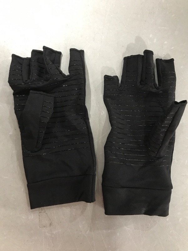 Photo 1 of Compression Gloves Size L