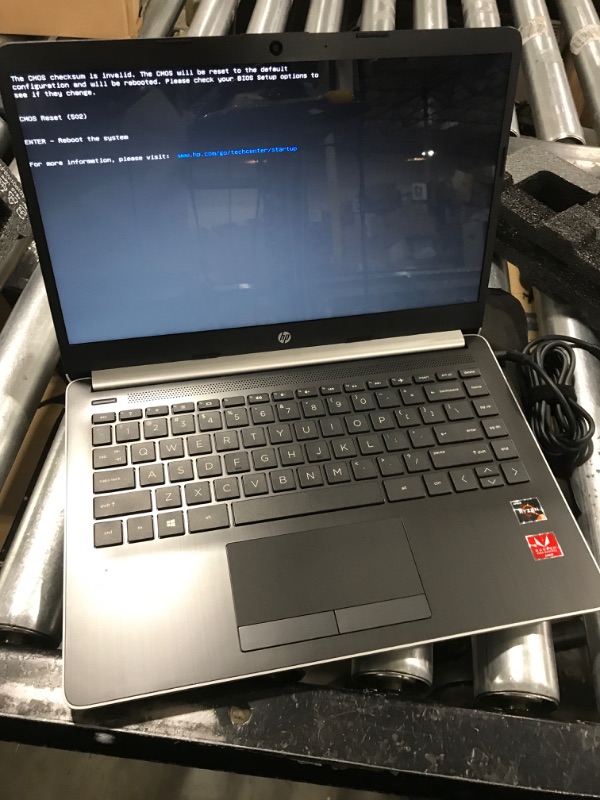 Photo 3 of HP 14" HD AMD Ryzen 3 3.5GHz 4GB 128GB SSD Radeon Vega 3 Webcam Windows 10 Laptop