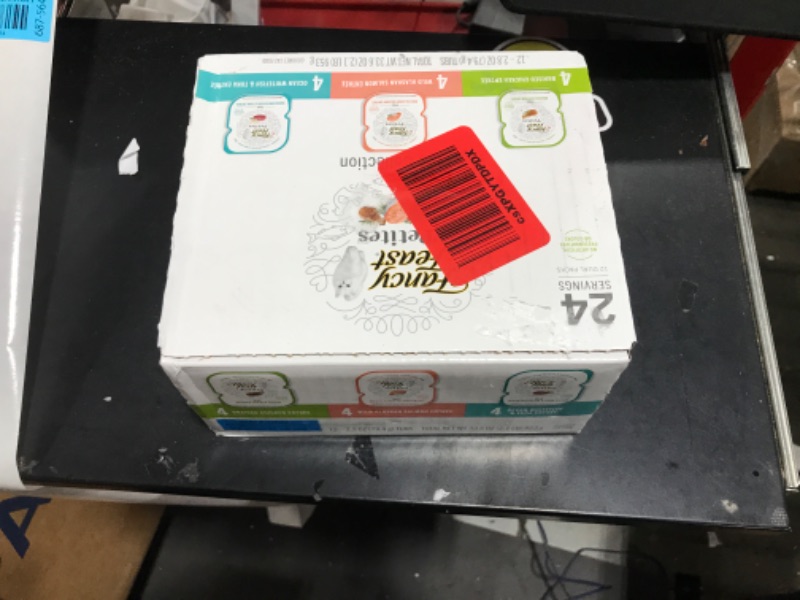 Photo 1 of Fancy Feast Purina Gourmet Wet Cat Food Variety Pack, Petites Pate Collection, Break-Apart tubs, 24 Servings - (12) 2.8 oz. Tubs Pate Variety Pack 1 Count (Pack of 12)