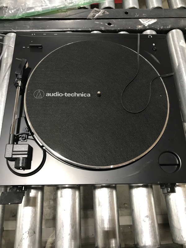 Photo 7 of Audio-Technica AT-LPW40WN Fully Manual Belt-Drive Turntable, 2 Speeds, Dynamic Anti-Skate Control, Carbon-Fiber Tonearm AT-LP60XBT