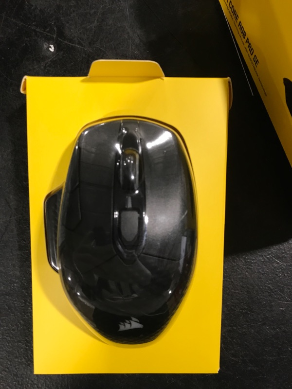 Photo 4 of Corsair Dark Core RGB Pro SE, FPS/MOBA Gaming Mouse with SLIPSTREAM Technology, Black, Backlit RGB LED, 18000 DPI, Optical, Qi wireless charging certified Qi Wireless Charging Gaming Mouse