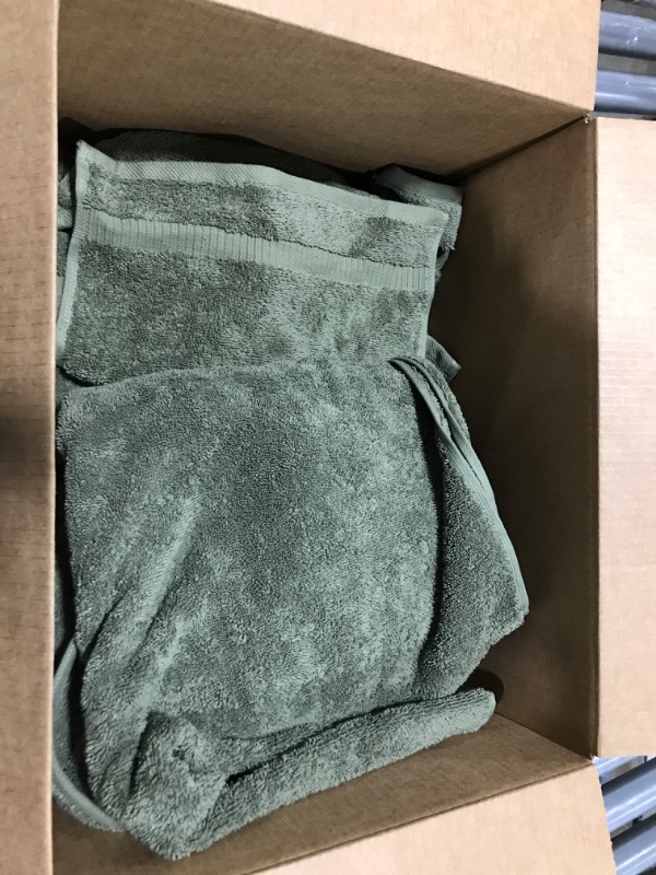 Photo 2 of 5 bath towel set, 2 large towels, 3 hand towels