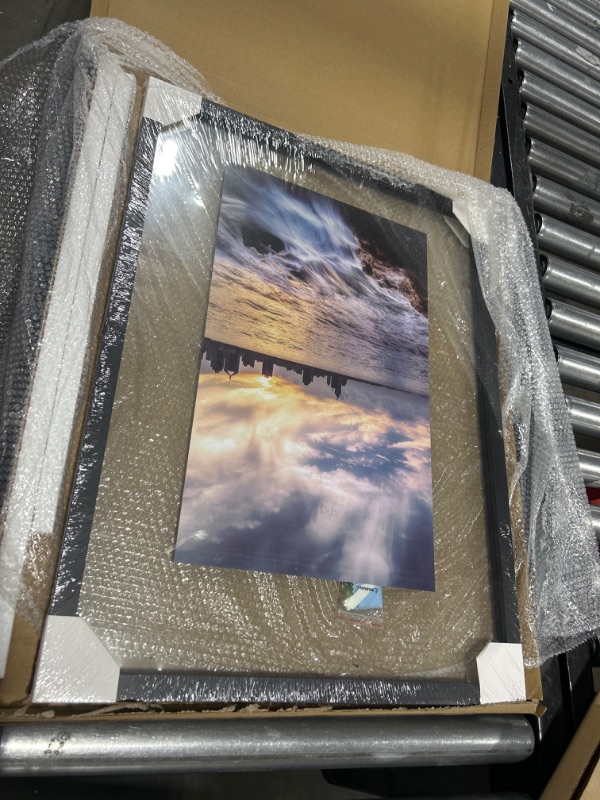 Photo 1 of 1PC
ONE WALL-FLOATING FRAME 
SIZE-18X24 INCHES 