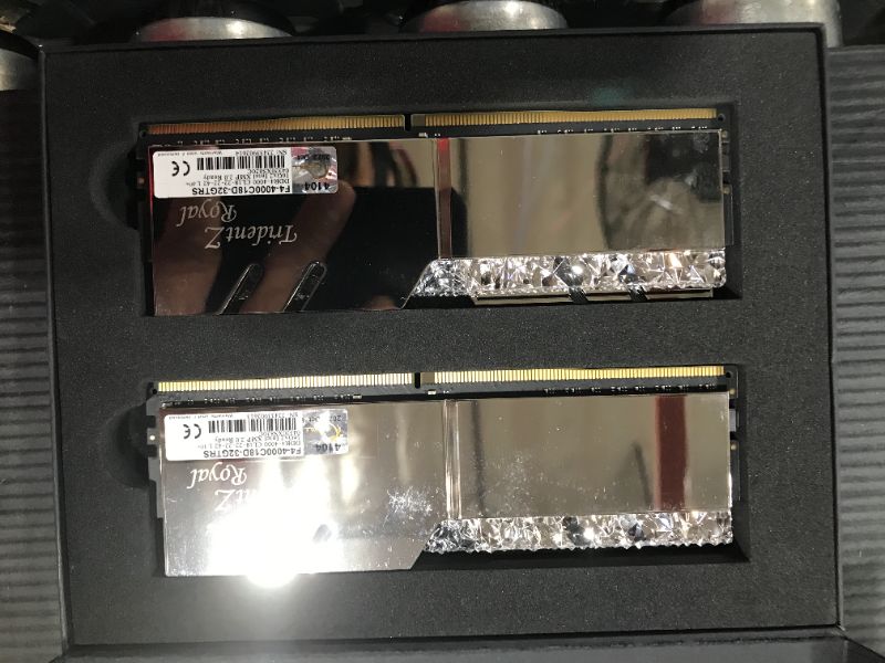 Photo 2 of G.Skill Trident Z Royal Series 32GB (2 x 16GB) 288-Pin SDRAM DDR4 4000 (PC4-32000) CL18-22-22-42 1.40V Dual Channel Desktop Memory Model F4-4000C18D-32GTRS