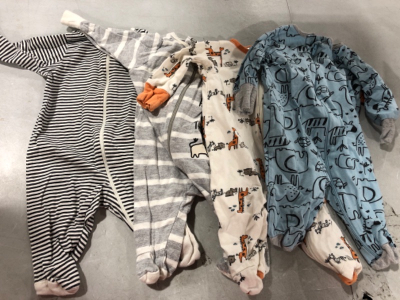 Photo 1 of 4 PACK GERBER BABY PYJAMAS SIZE NEWBORN 