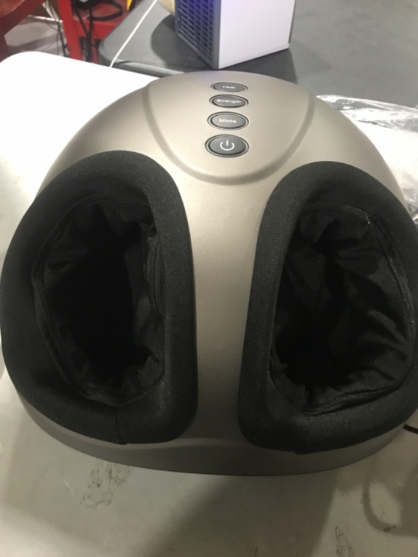 Photo 5 of Breo Foot Massager Machine with Heat, Shiatsu Deep Tissue Kneading, Rolling Massage for Relief, Fits Feet Up to Men Size 12 1 Count (Pack of 1)