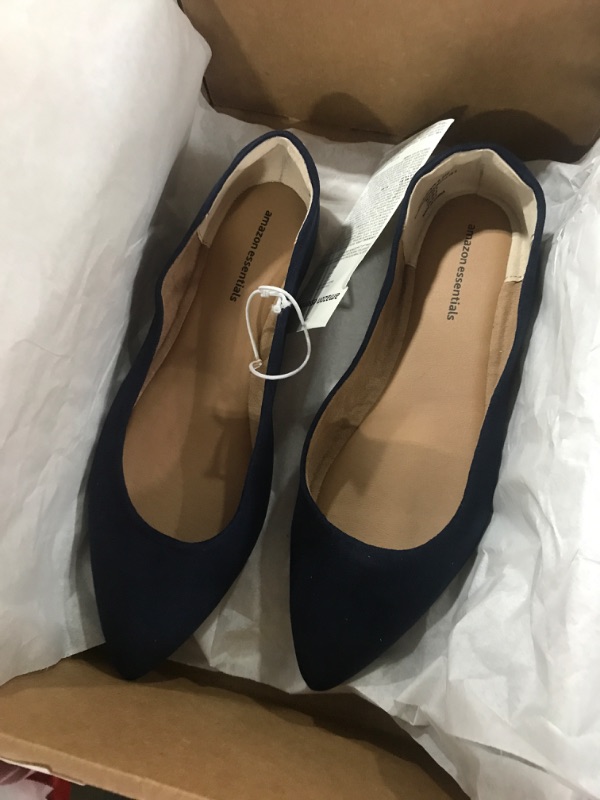 Photo 2 of AMAZON ESSENTIALS NAVY BLUE POINTED FLATS SIZE 8.5