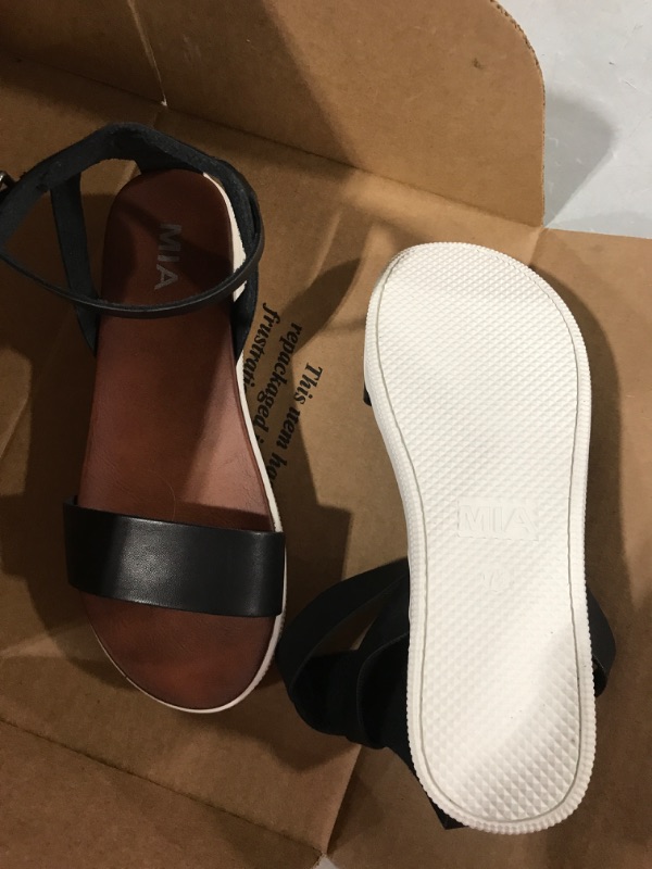 Photo 1 of Mia Shoes Size 7.5 Women's Sandals 