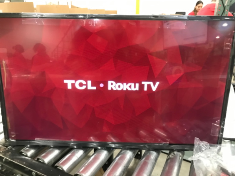 Photo 1 of TCL 32" Class 3-Series HD 720p LED Smart Roku TV - 32S355