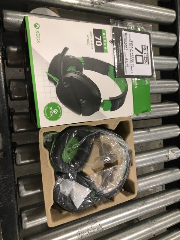 Photo 2 of Turtle Beach Recon 70X Gaming Headset for Xbox Series X|S, Xbox One, PS5, PS4, Nintendo Switch & PC with 3.5mm - Flip-to-Mute Mic, 40mm Speakers - Black Black/Green