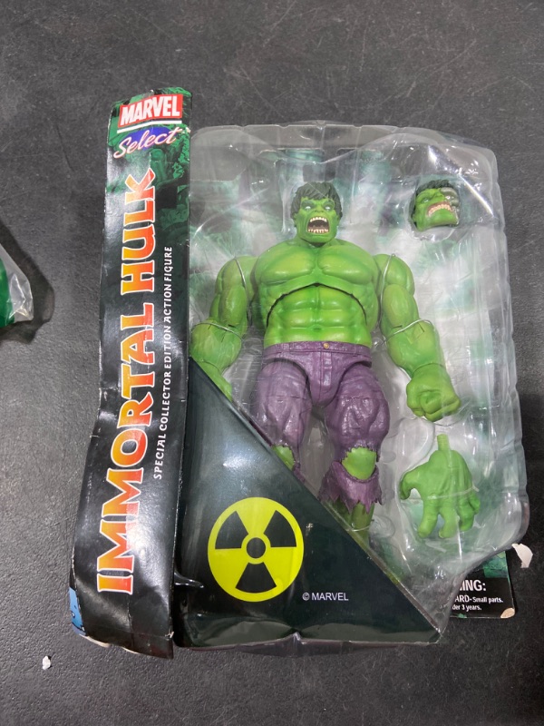 Photo 2 of Diamond Select Toys Marvel Select Immortal Rampaging Hulk Action Figure Toy
