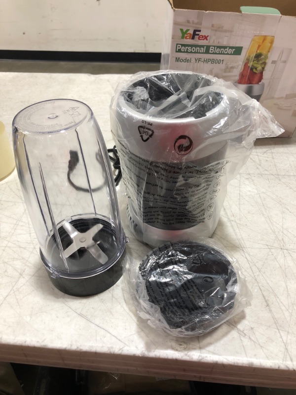 Photo 1 of YaFex Personal Blender for Shakes and Smoothies, 700W 6-Blade Smoothie Blender for Frozen Fruit and Ice, with 1 28 Oz Travel Bottle, 1 To-Go Lid, BPA Free & Dishwasher Safe (Gray/Silver)
