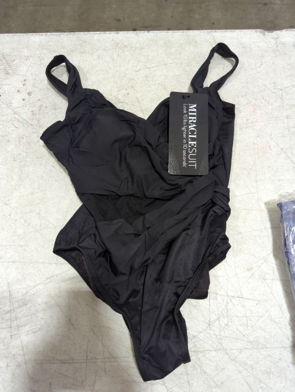 Photo 2 of "STILL HAS TAGS"
Miraclesuit Women's Swimwear Illusionists Circe Soft Cup Tummy Control One Piece Swimsuit 12 Black