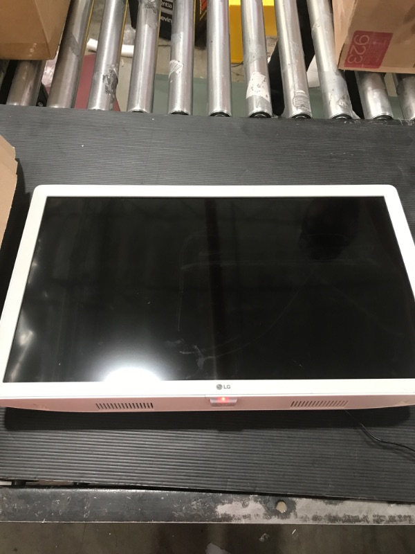 Photo 1 of LG 24 Inch Class HD Smart TV (24LM520S-WU, 2022)

