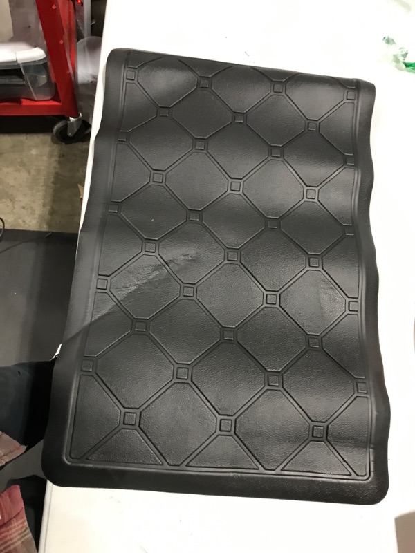 Photo 1 of 17 X 27 RUBBER MAT BLACK